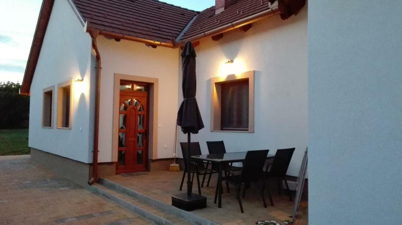 Egrelato Vendeghaz Appartement Balatonakali Buitenkant foto